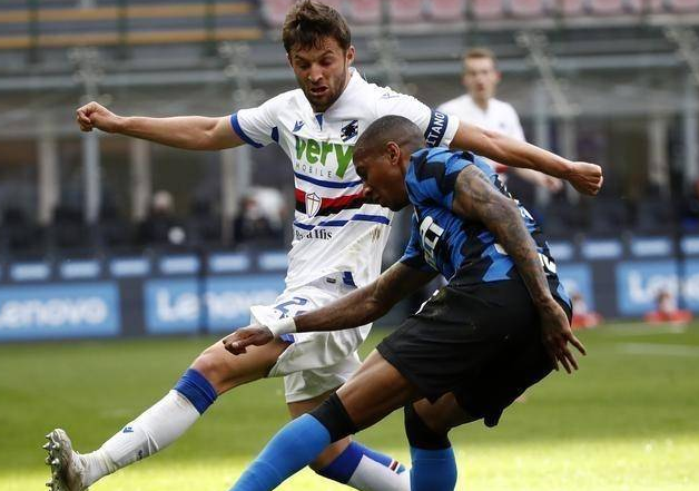 的网球场 的网球场