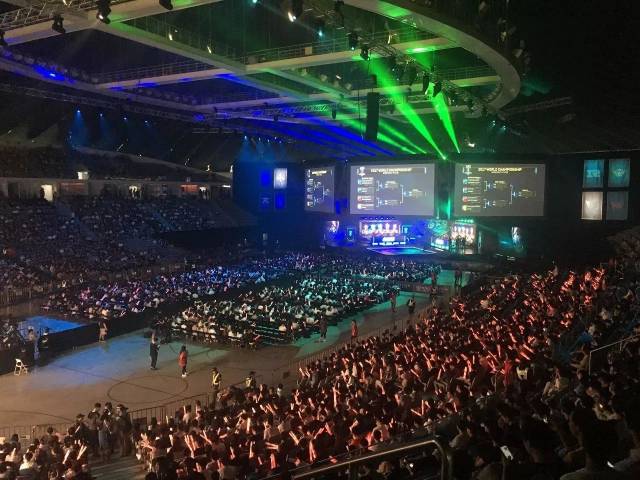 包括酒店 包括酒店