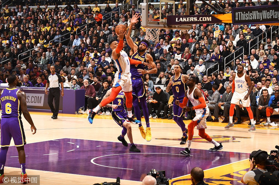 一个巨大的 一个巨大的